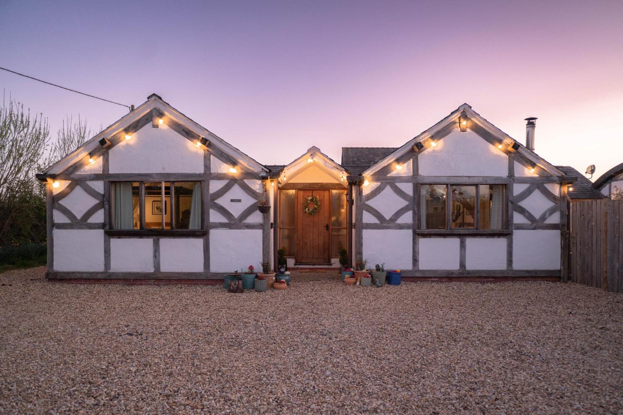 Barnacre Green Cottage - Eco-Friendly Cosy Cottage 모레턴 외부 사진