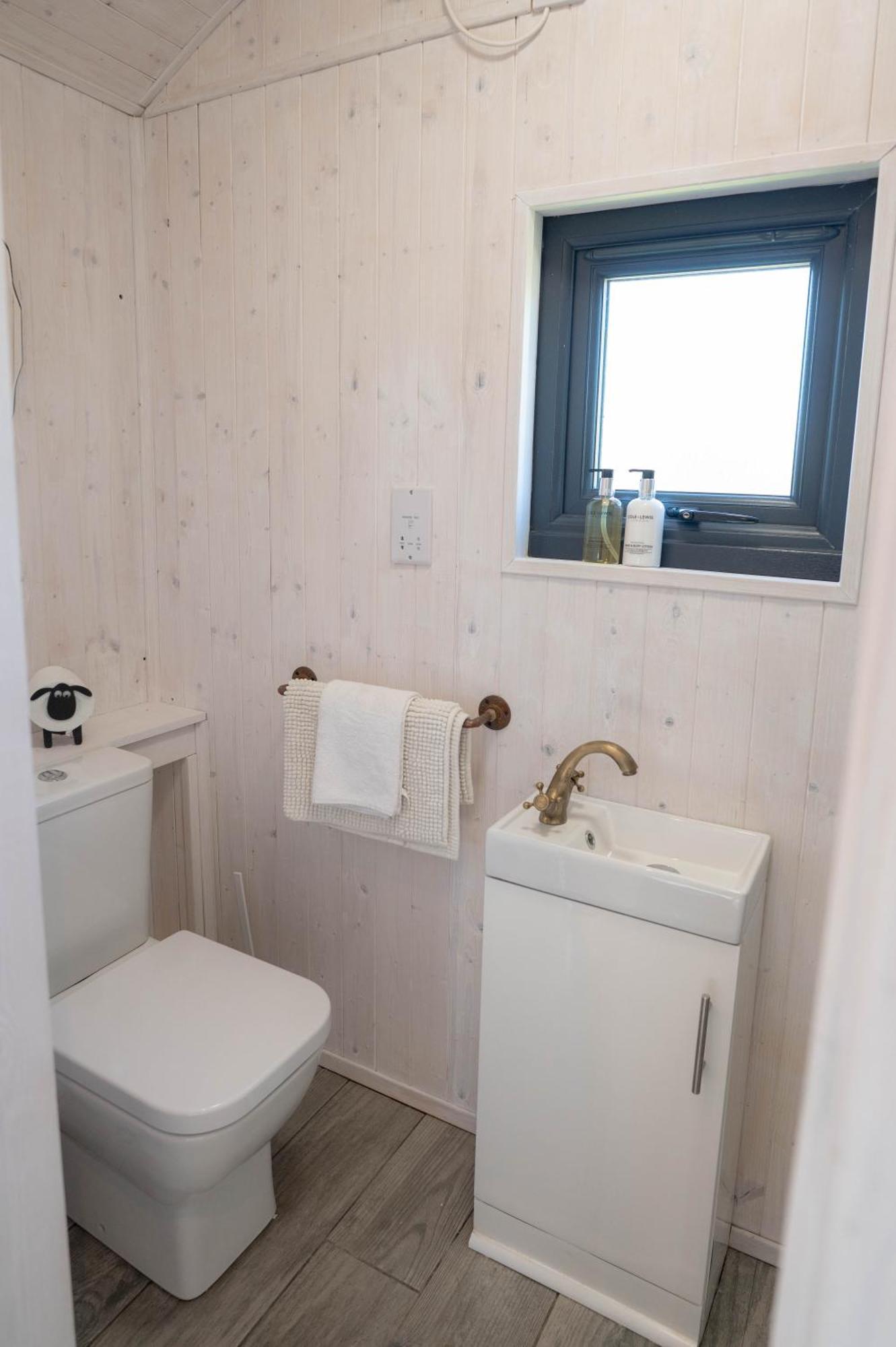 Barnacre Green Cottage - Eco-Friendly Cosy Cottage 모레턴 외부 사진